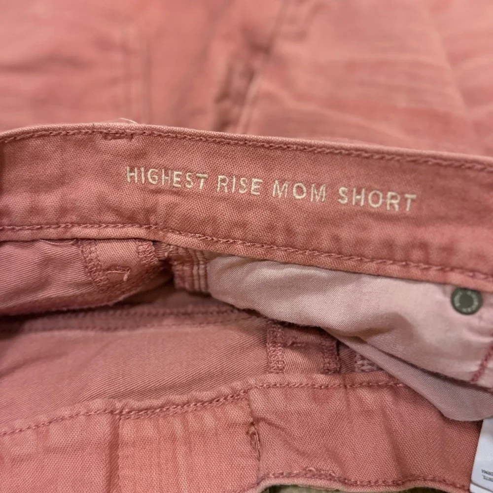 American‎ Eagle Highest Rise Mom Shorts Rose Pink Distressed Denim Womens Size 0